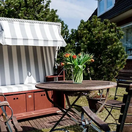 Haus-marell-1-og-wohnung-2-west * Wenningstedt-Braderup